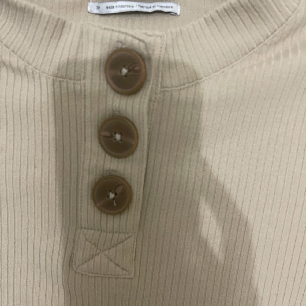 UO Rina Ribbed Knit Button-Down Tee - Picture 4 of 8